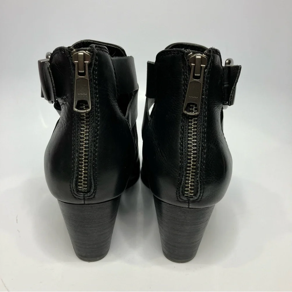 Vionic‎ black leather heeled boots size 8.5